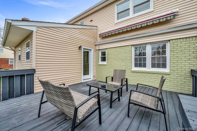 48 Sperry Court, New Hyde Park, NY 11040