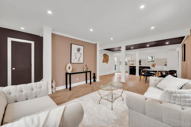 48 Sperry Court, New Hyde Park, NY 11040