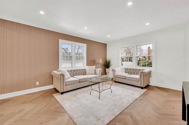 48 Sperry Court, New Hyde Park, NY 11040