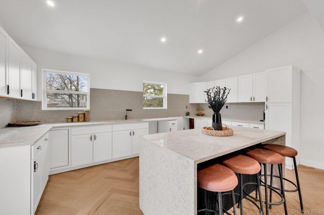 48 Sperry Court, New Hyde Park, NY 11040