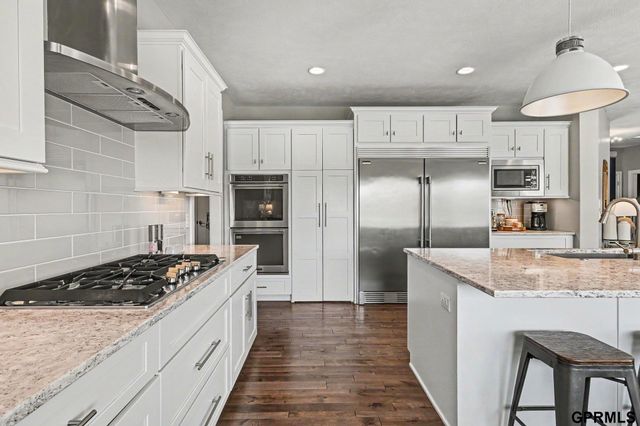 3865 S 207th Street, Omaha, NE 68022