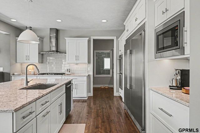 3865 S 207th Street, Omaha, NE 68022