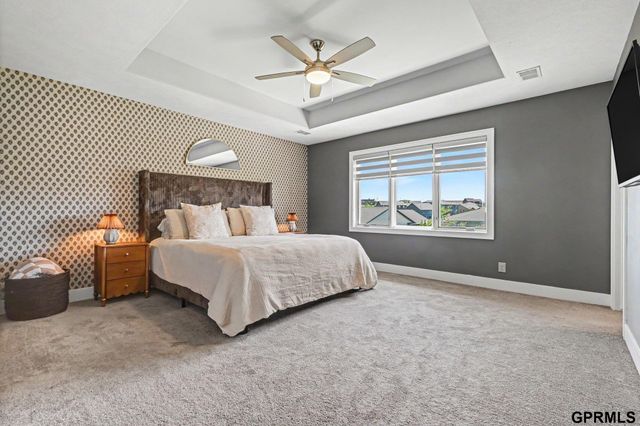 3865 S 207th Street, Omaha, NE 68022