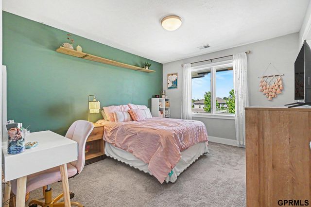 3865 S 207th Street, Omaha, NE 68022