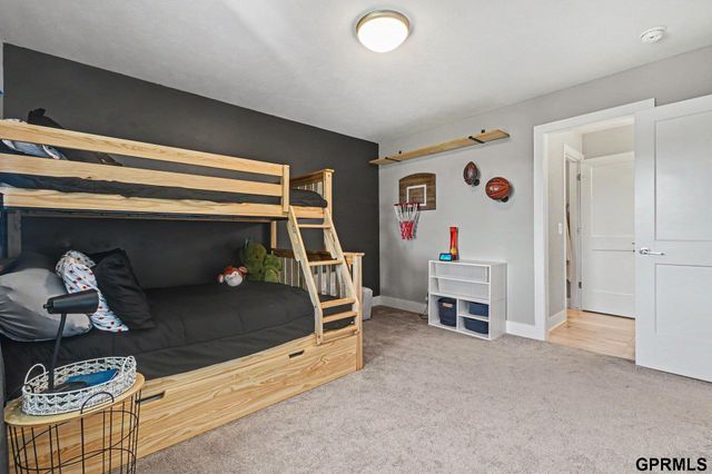 3865 S 207th Street, Omaha, NE 68022