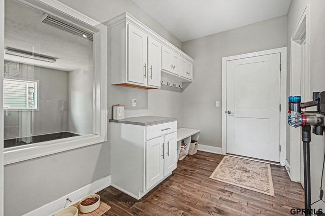 3865 S 207th Street, Omaha, NE 68022