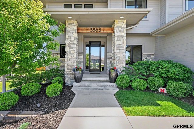3865 S 207th Street, Omaha, NE 68022