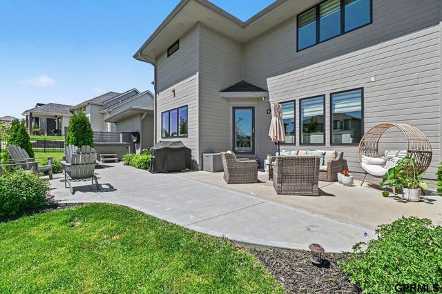 3865 S 207th Street, Omaha, NE 68022