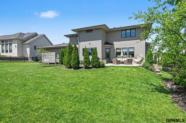 3865 S 207th Street, Omaha, NE 68022