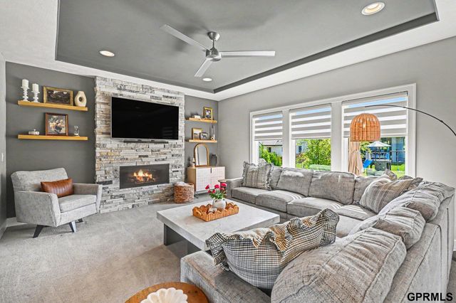3865 S 207th Street, Omaha, NE 68022