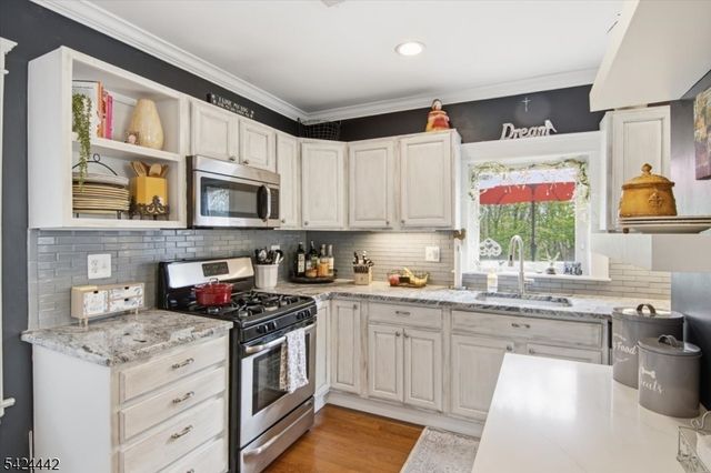 61 Lake Rd, Morris Twp., NJ 07960