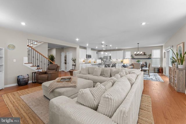 12432 MAYS QUARTER RD, Woodbridge, VA 22192