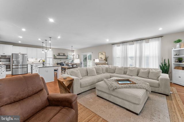 12432 MAYS QUARTER RD, Woodbridge, VA 22192