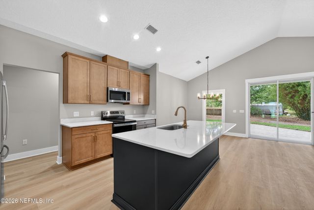 464 E SHUEY Avenue, Macclenny, FL 32063