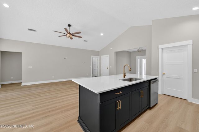 464 E SHUEY Avenue, Macclenny, FL 32063