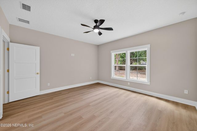 464 E SHUEY Avenue, Macclenny, FL 32063