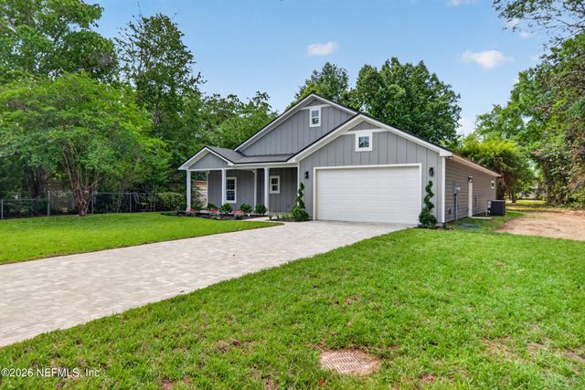 464 E SHUEY Avenue, Macclenny, FL 32063