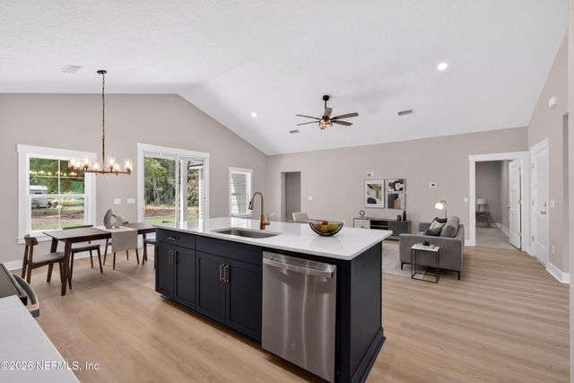 464 E SHUEY Avenue, Macclenny, FL 32063