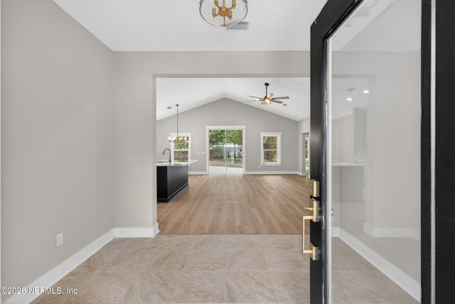 464 E SHUEY Avenue, Macclenny, FL 32063