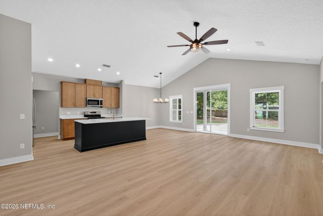 464 E SHUEY Avenue, Macclenny, FL 32063