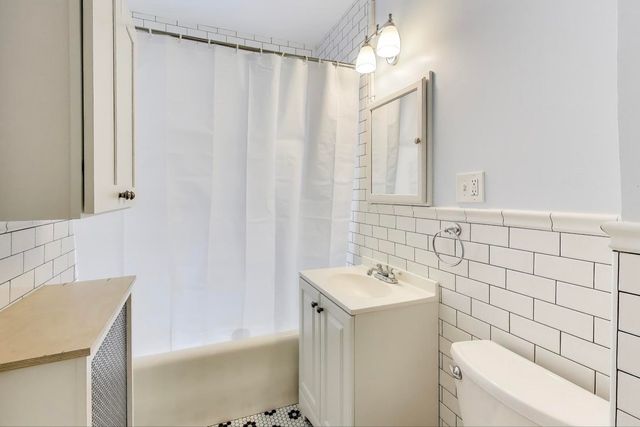 1810 Washington Street, Evanston, IL 60202