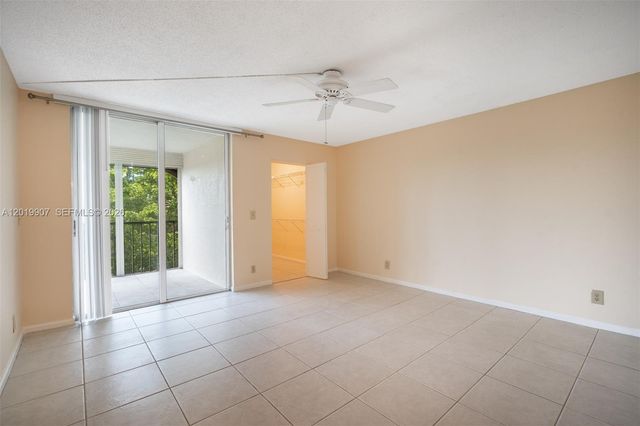 260 NW 76th Ave 404, Margate, FL 33063