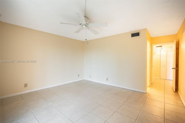 260 NW 76th Ave 404, Margate, FL 33063