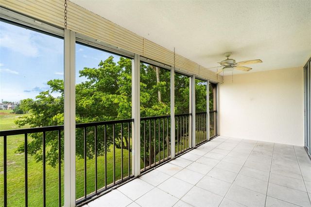 260 NW 76th Ave 404, Margate, FL 33063