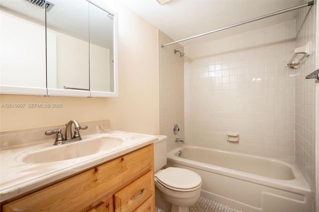 260 NW 76th Ave 404, Margate, FL 33063