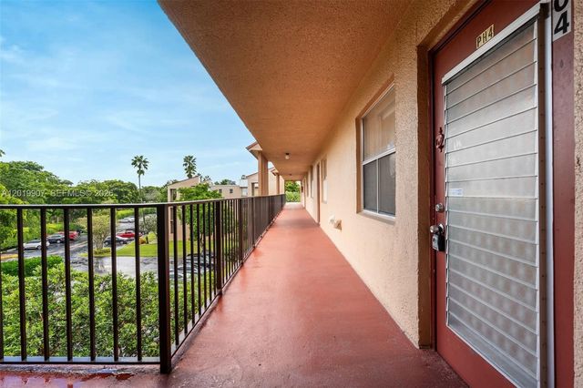 260 NW 76th Ave 404, Margate, FL 33063