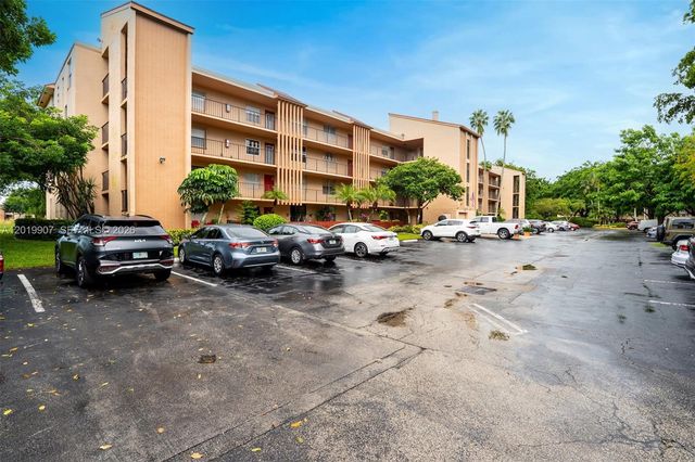 260 NW 76th Ave 404, Margate, FL 33063