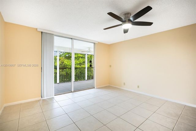 260 NW 76th Ave 404, Margate, FL 33063
