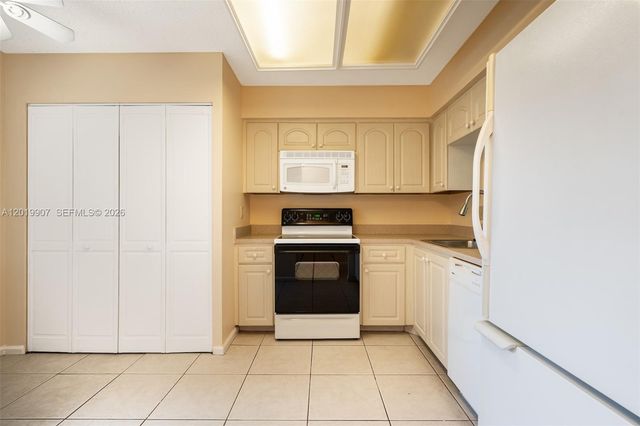 260 NW 76th Ave 404, Margate, FL 33063