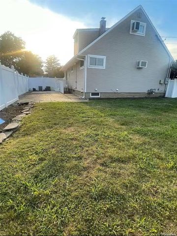 11 Ida Avenue, Hicksville, NY 11801