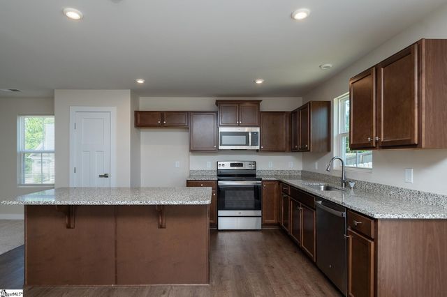 934 Blue Willow Court, Spartanburg, SC 29302