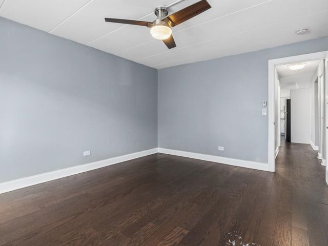 6136 S Kensington Avenue D, Countryside, IL 60525