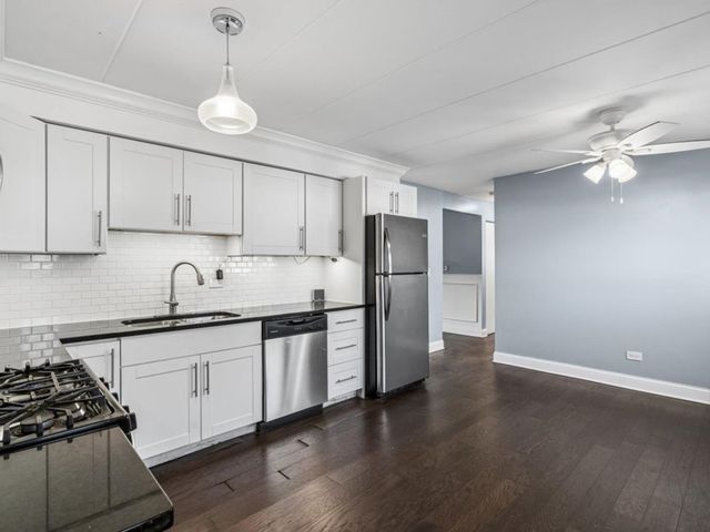6136 S Kensington Avenue D, Countryside, IL 60525