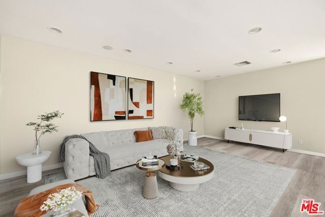 10549 Rocca Place, Los Angeles, CA 90077