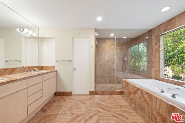 10549 Rocca Place, Los Angeles, CA 90077