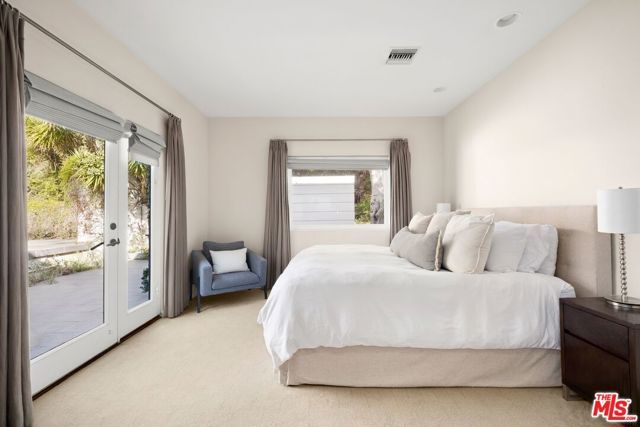 10549 Rocca Place, Los Angeles, CA 90077