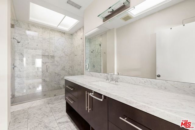 10549 Rocca Place, Los Angeles, CA 90077