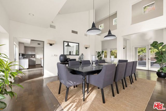 10549 Rocca Place, Los Angeles, CA 90077