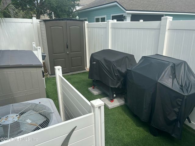 2209 SAND DUNE Court, Jacksonville, FL 32233