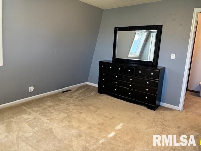 2 Springwater Drive, Jacksonville, IL 62650