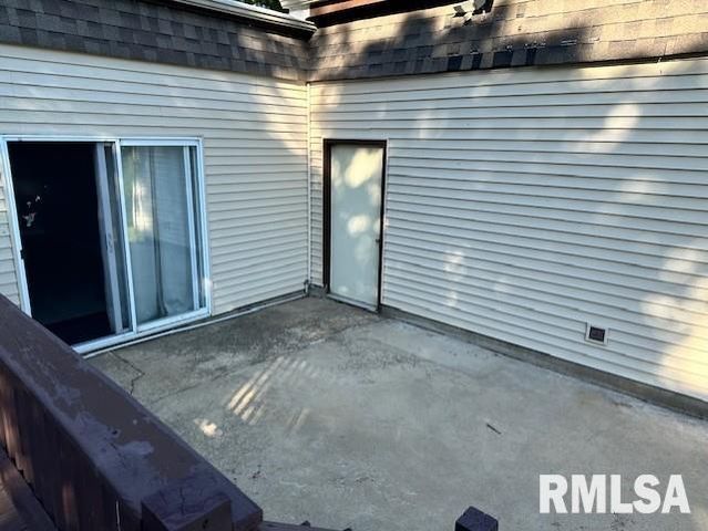 2 Springwater Drive, Jacksonville, IL 62650