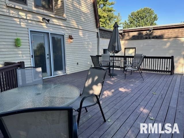 2 Springwater Drive, Jacksonville, IL 62650