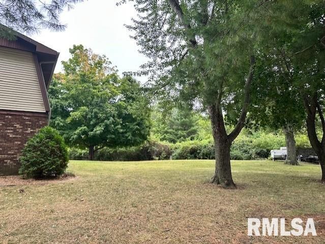 2 Springwater Drive, Jacksonville, IL 62650