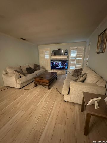8415 Fredericksburg Rd Apt 402, San Antonio, TX 78229