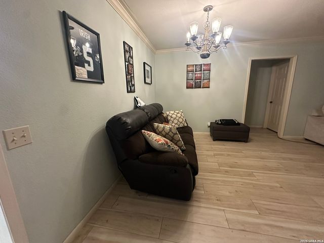 8415 Fredericksburg Rd Apt 402, San Antonio, TX 78229