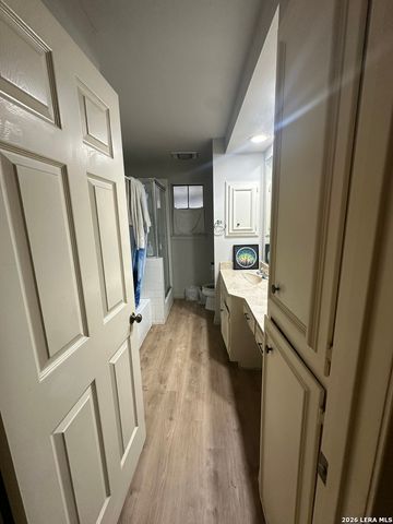8415 Fredericksburg Rd Apt 402, San Antonio, TX 78229